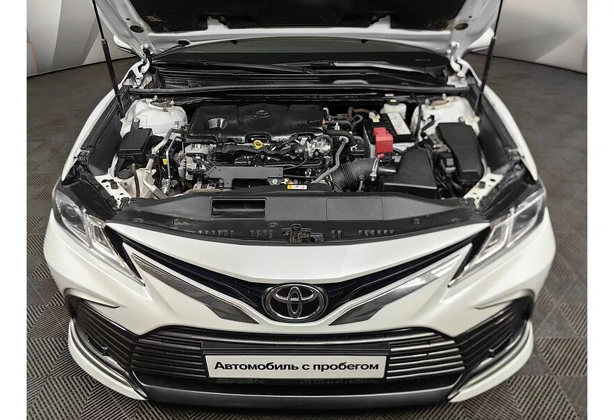 Toyota Camry 2.5 AT (206 л.с.) Ultimate Белый в АВИЛОН. Слайд №11
