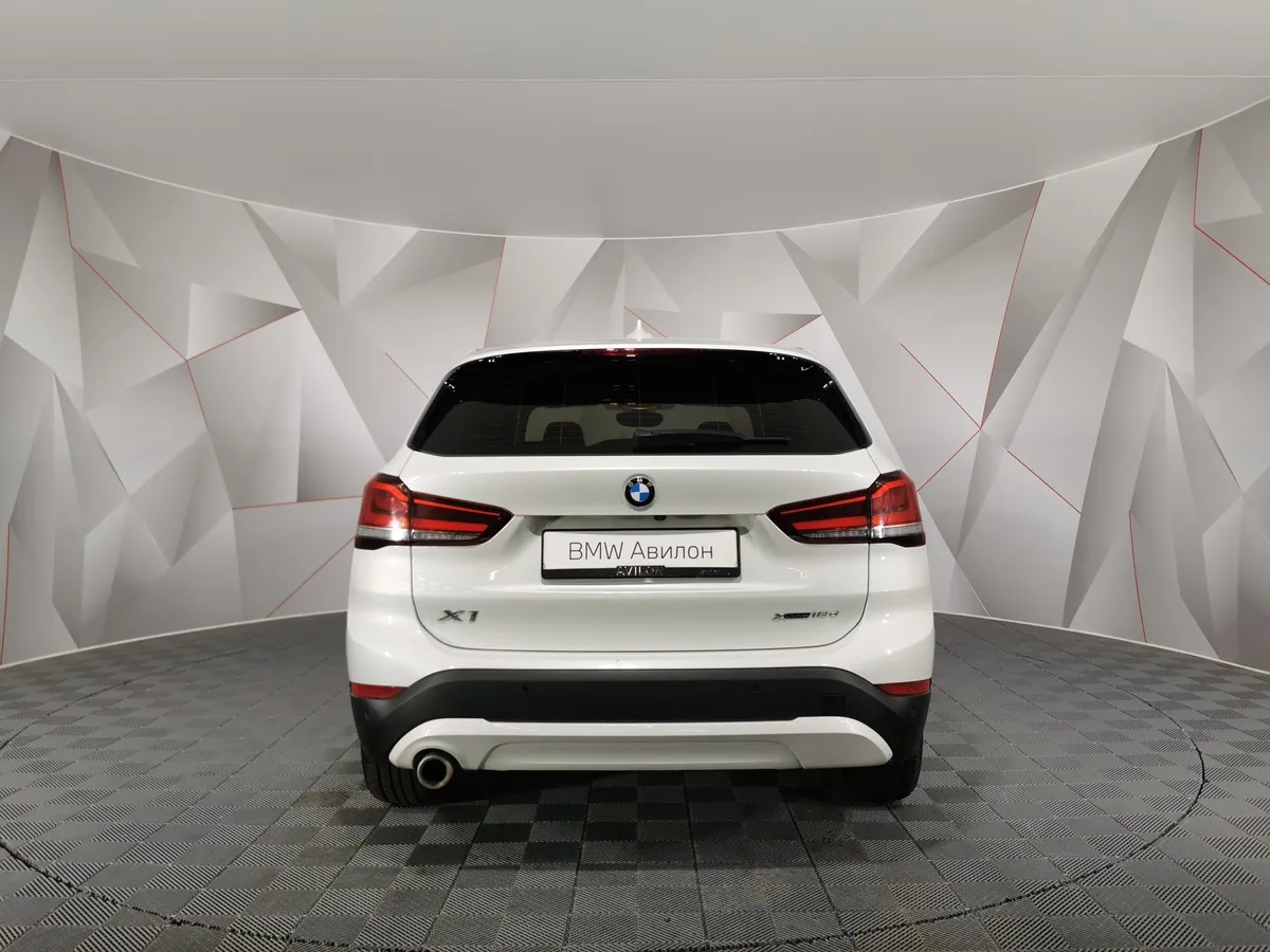 BMW X1 18d xDrive (150 л.с.) Advantage Белый в АВИЛОН. Слайд №4
