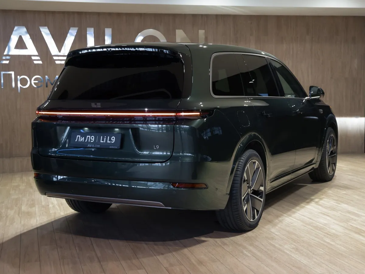 Li Auto L9 1.5 AT 4WD (449 л.с.) Ultra Зеленый в АВИЛОН. Слайд №6