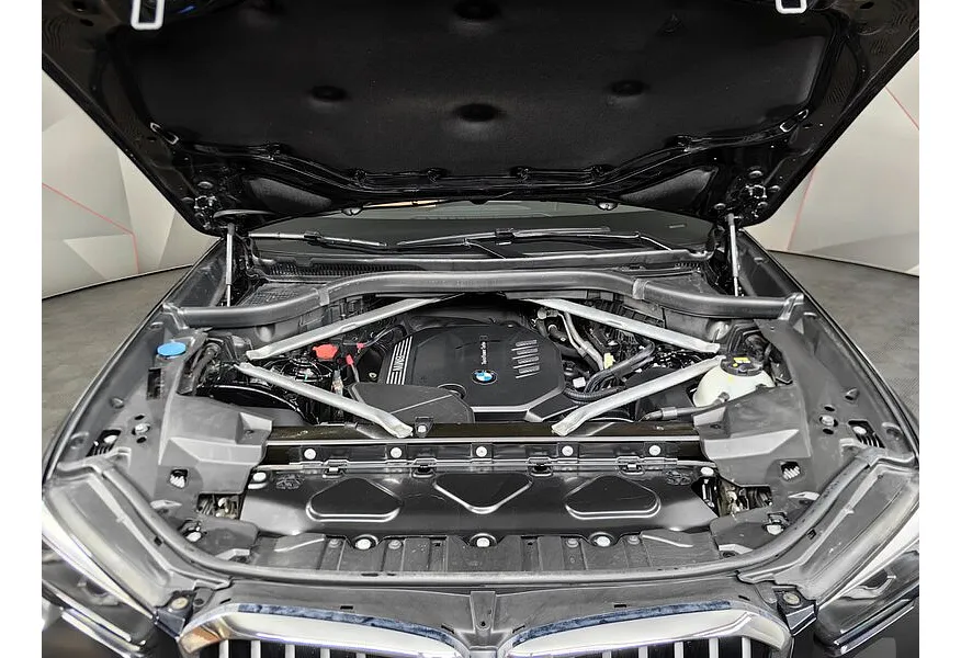 BMW X5 xDrive25d Steptronic (231 л.с.) Business Черный в АВИЛОН. Слайд №10