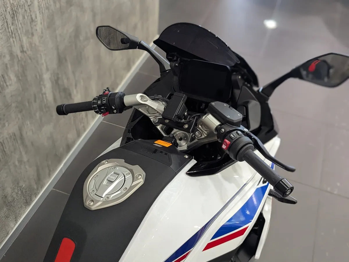 BMW Motorrad R 1300 RS 1300 см³ (145 л.с.) (145) 1300 Белый в АВИЛОН. Слайд №4