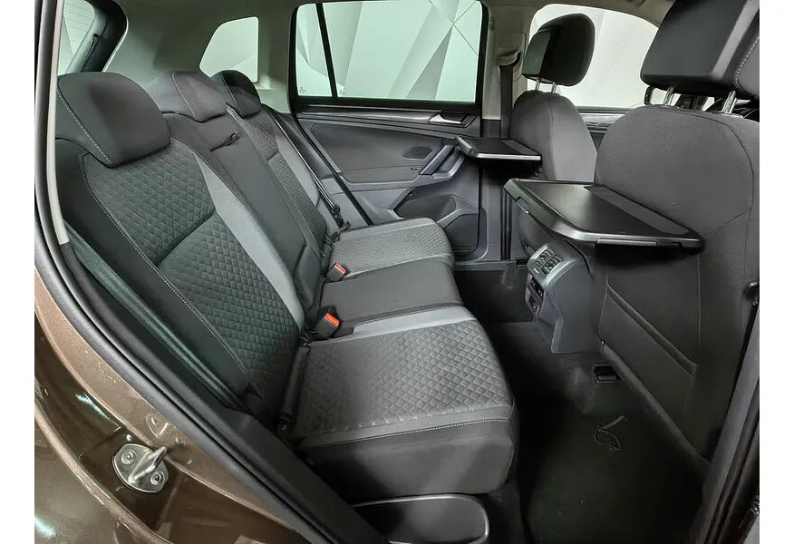 Volkswagen Tiguan 2.0 TDI 4Motion DSG (150 л.с.) Comfortline Коричневый в АВИЛОН. Слайд №9