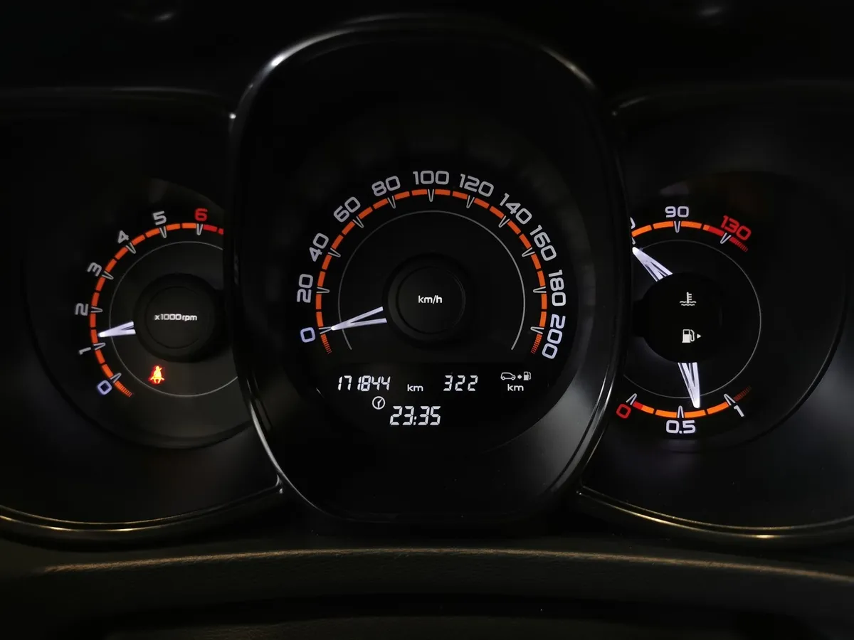 ВАЗ (Lada) Vesta 1.8 MT (122 л.с.) Черный в АВИЛОН. Слайд №16