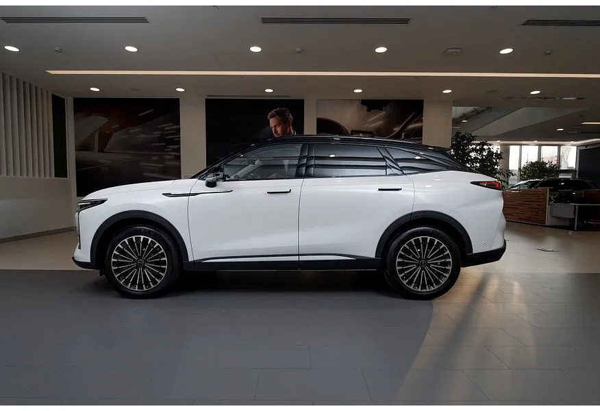 EXEED RX 2.0T 8AT 4WD (249 л.с.) Flagship Белый в АВИЛОН. Слайд №3