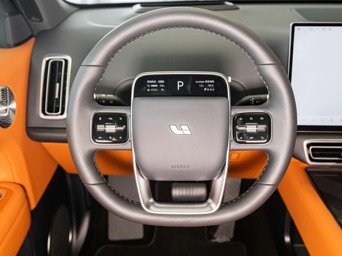 Li Auto L6 1.5 AT 4WD (150 л.с.) Pro Голубой в АВИЛОН. Слайд №9
