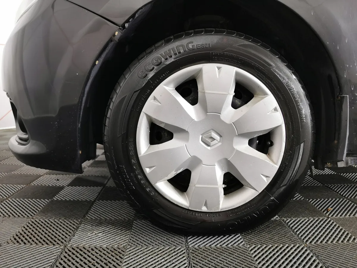 Renault Logan 1.6 MT (82 л.с.) Черный в АВИЛОН. Слайд №9