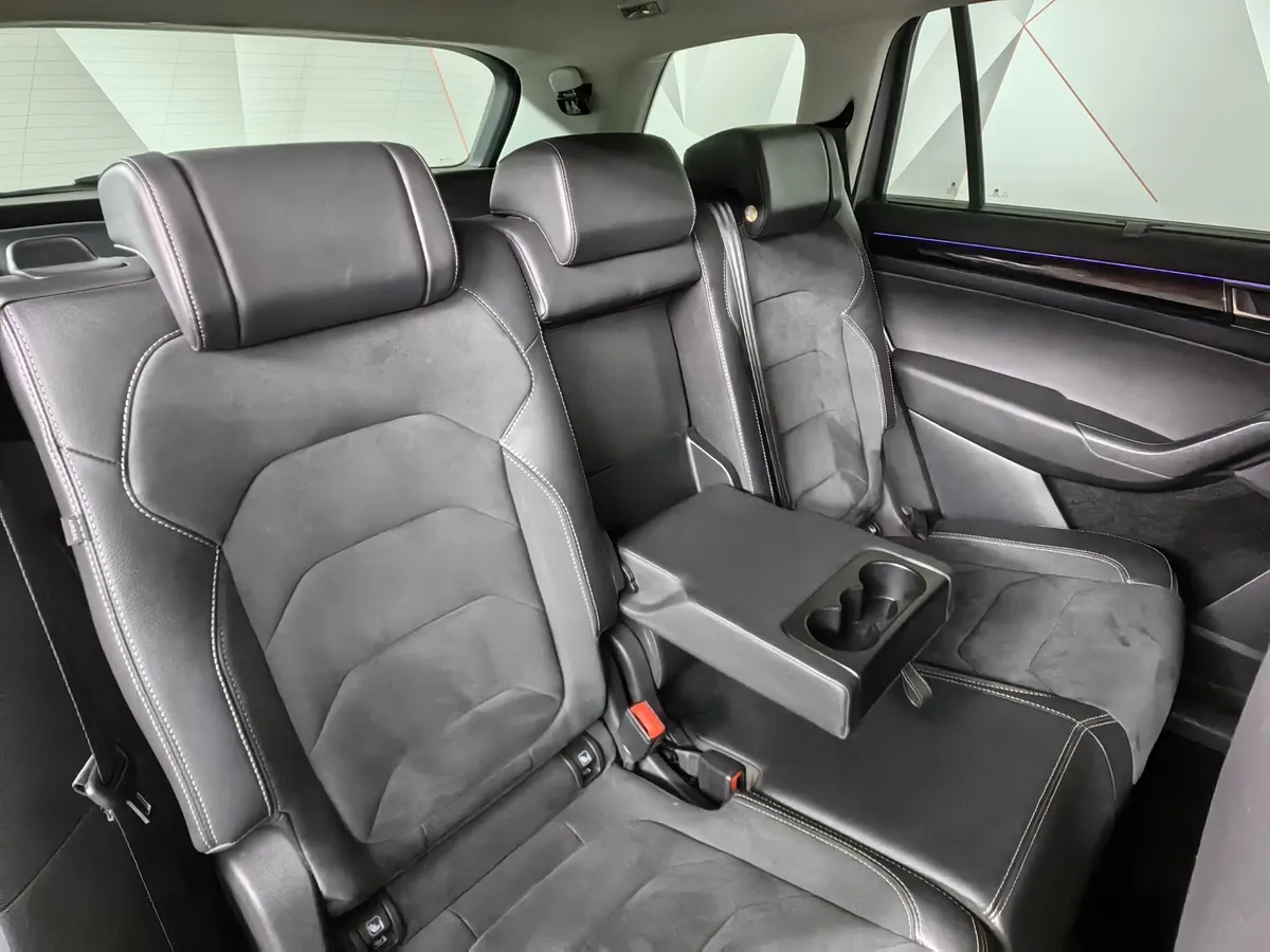 Skoda Kodiaq 2.0 TSI DSG 4X4 (180 л.с.) Серебристый в АВИЛОН. Слайд №16