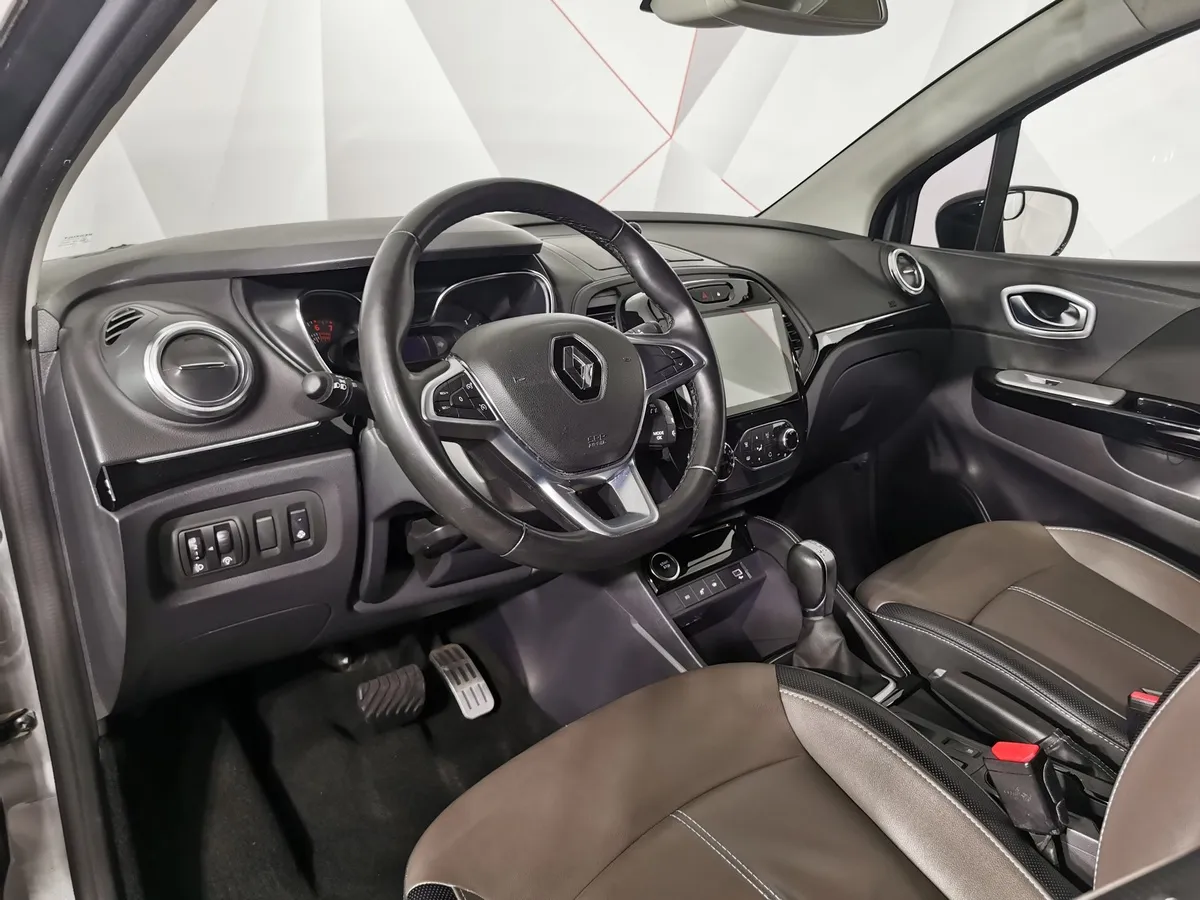 Renault Kaptur 1.6 X-tronic (114 л.с.) Life Серый в АВИЛОН. Слайд №18