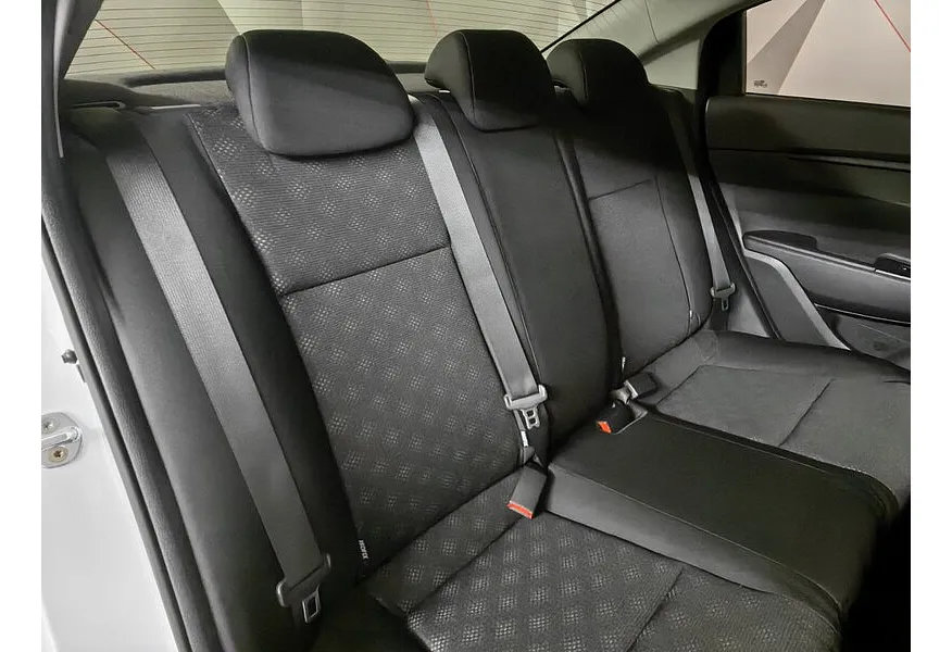 Kia Rio 1.6 AT (123 л.с.) Белый в АВИЛОН. Слайд №17