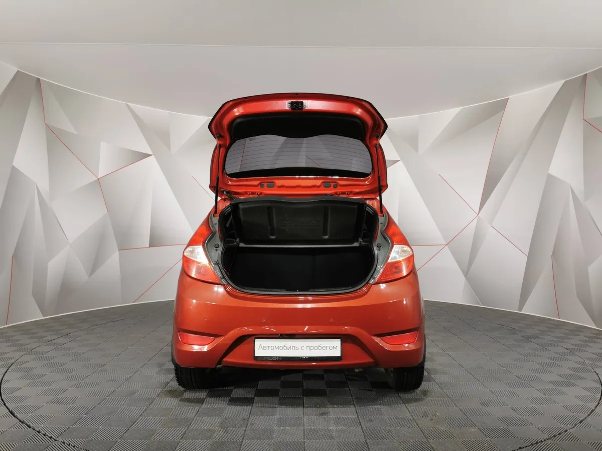 Hyundai Solaris 1.6 AT (123 л.с.) Dynamic Красный в АВИЛОН. Слайд №11