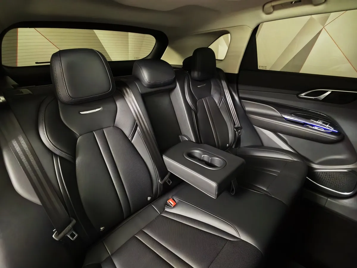 Hongqi HS3 1.5T 7DCT 2WD (156 л.с.) Комфорт Белый в АВИЛОН. Слайд №16