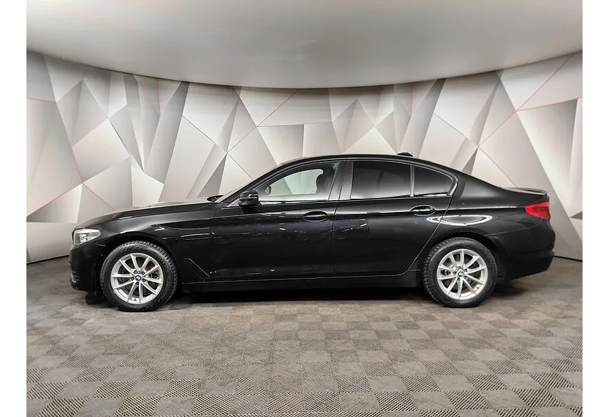 BMW 5 серия 520d xDrive Steptronic (190 л.с.) Base (Локальная сборка) Черный в АВИЛОН. Слайд №5