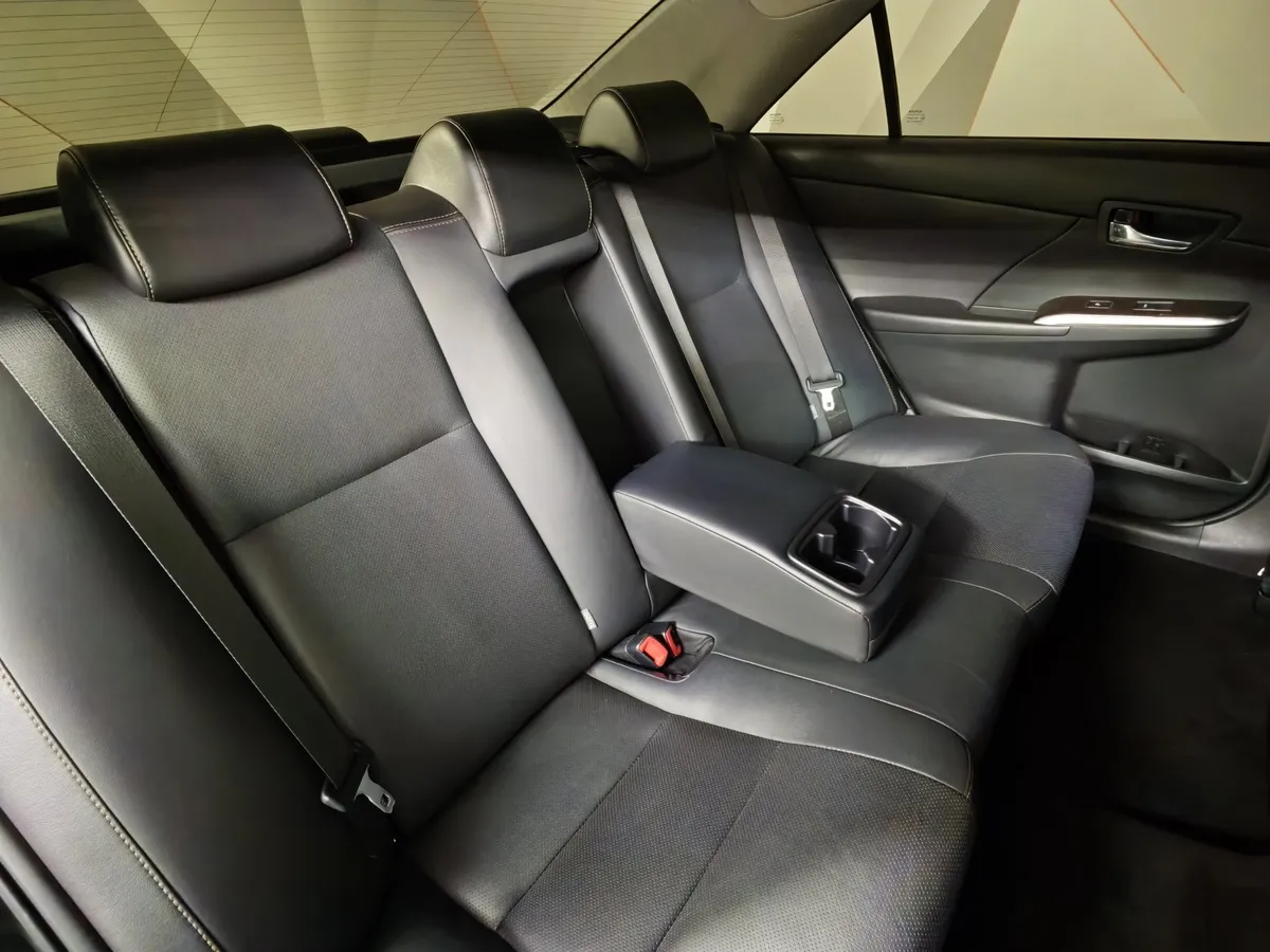 Toyota Camry 2.5 AT (181 л.с.) Черный в АВИЛОН. Слайд №16