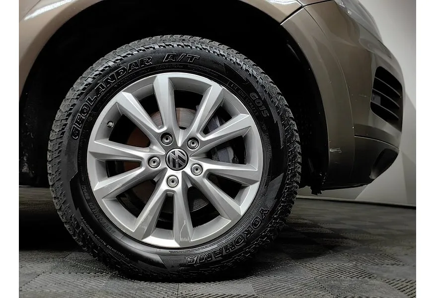 Volkswagen Touareg 3.0 TDI Tiptronic 4Motion (245 л.с.) Коричневый в АВИЛОН. Слайд №9