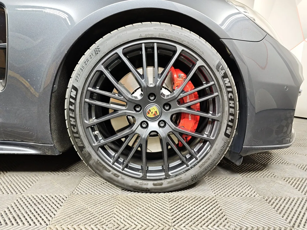 Porsche Panamera 4.0 AMT AWD (480 л.с.) Panamera GTS Серый в АВИЛОН. Слайд №9