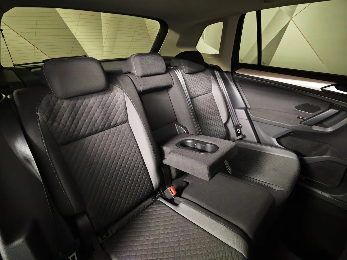 Volkswagen Tiguan 1.4 TSI BlueMotion DSG (150 л.с.) Connect Синий в АВИЛОН. Слайд №16