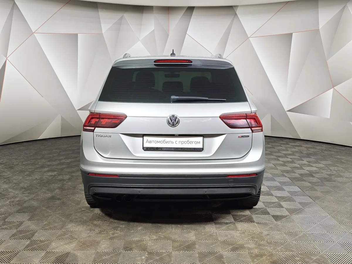 Volkswagen Tiguan 1.4 TSI 4Motion DSG (150 л.с.) Comfortline Серебристый в АВИЛОН. Слайд №8
