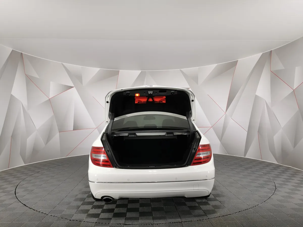 Mercedes-Benz C-Класс C 180 7G-Tronic Plus (156 л.с.) Белый в АВИЛОН. Слайд №11