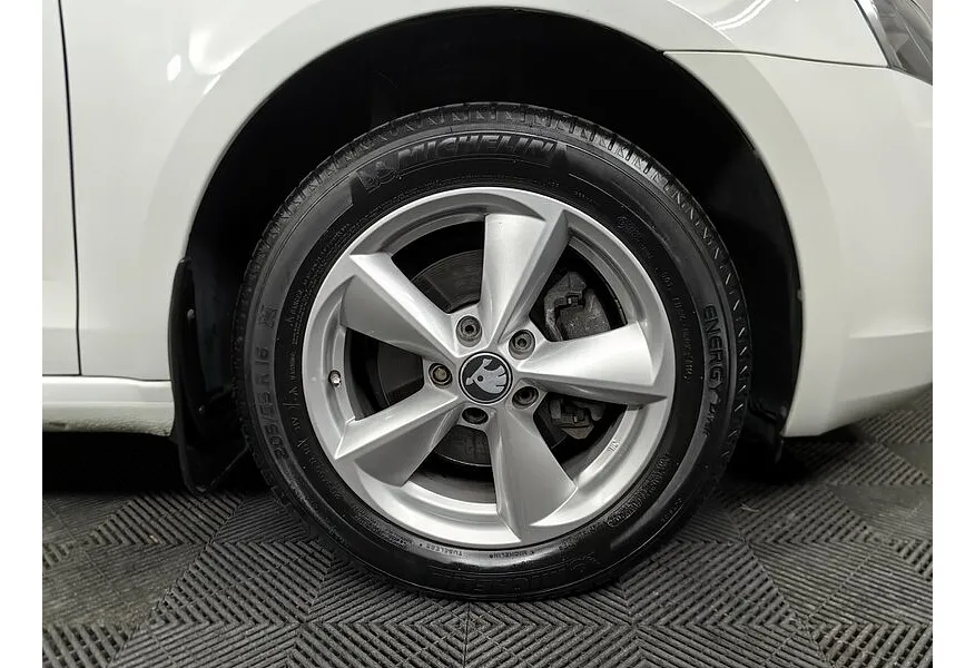 АВИЛОН - Skoda Octavia 1.4 TSI MT (150 л.с.) Hockey Edition Белый - slide 18