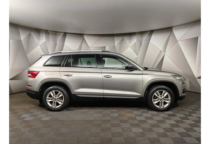 Skoda Kodiaq 1.4 TSI DSG 4X4 (150 л.с.) Бежевый в АВИЛОН. Слайд №4