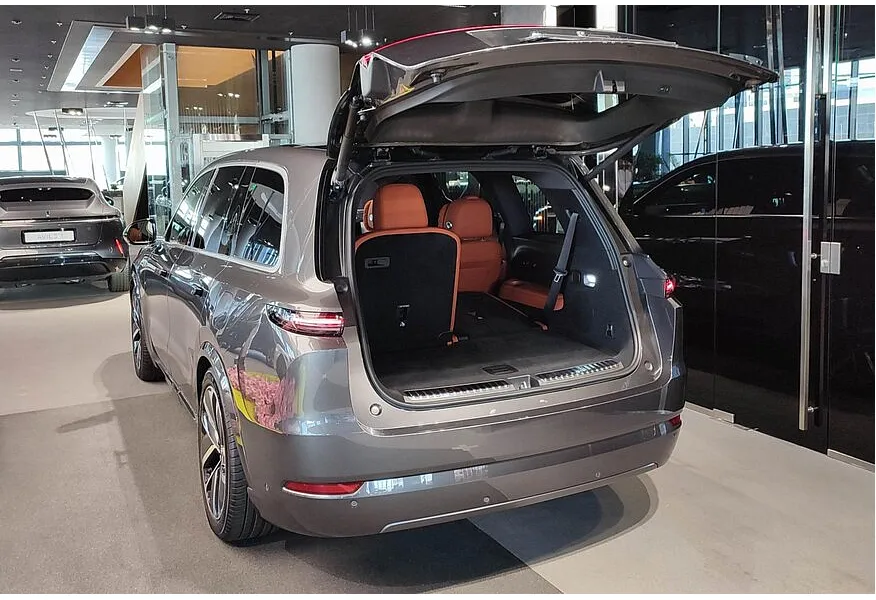 Li Auto L9 1.5 AT 4WD (449 л.с.) Max Серый в АВИЛОН. Слайд №15