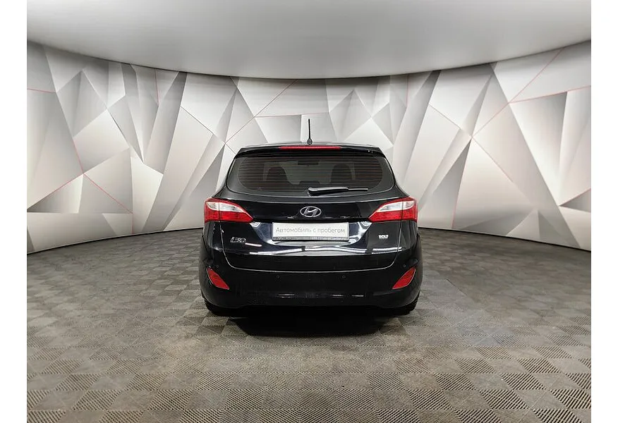 Hyundai i30 1.6 AT (126 л.с.) Черный в АВИЛОН. Слайд №8