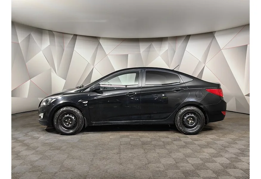 Hyundai Solaris 1.6 AT (123 л.с.) Comfort + Advanced + Winter Черный в АВИЛОН. Слайд №5