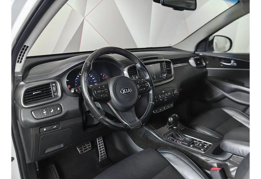 Kia Sorento 2.2 D AT AWD (5 мест) (200 л.с.) Premium Белый в АВИЛОН. Слайд №19