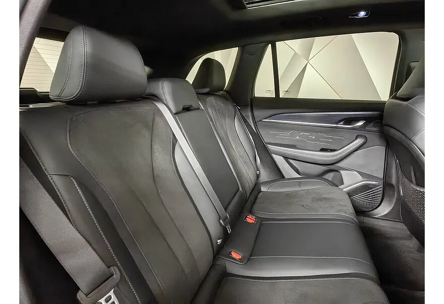 Geely Monjaro 2.0T 8AT 4WD (238 л.с.) Flagship Черный в АВИЛОН. Слайд №16