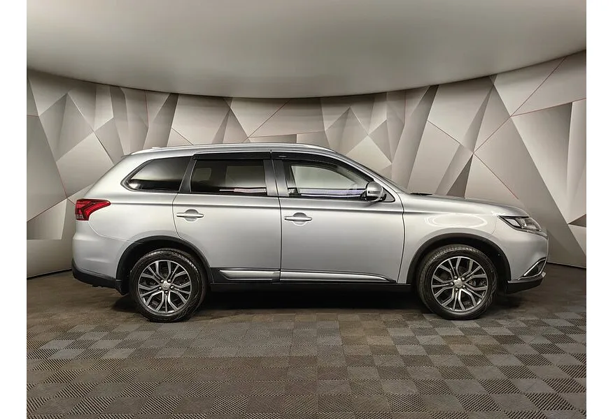 LIVE. Слайд №4