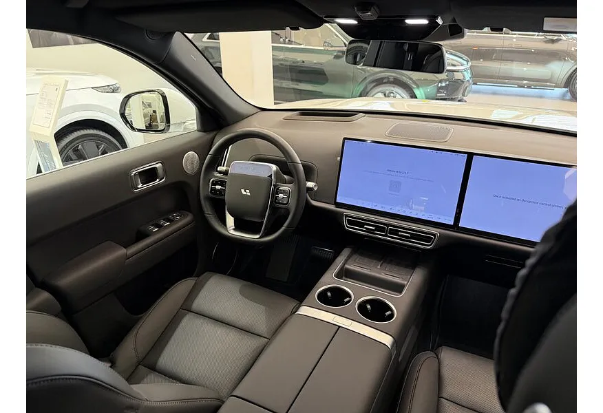 Li Auto L7 1.5 AT 4WD (449 л.с.) Pro Белый в АВИЛОН. Слайд №13