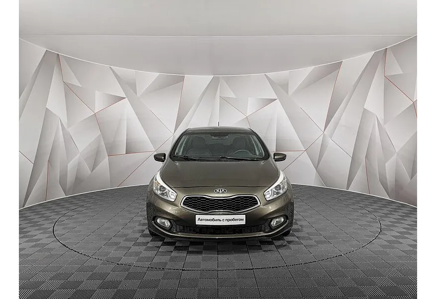 Kia Ceed 1.6 AT (122 л.с.) Коричневый в АВИЛОН. Слайд №7
