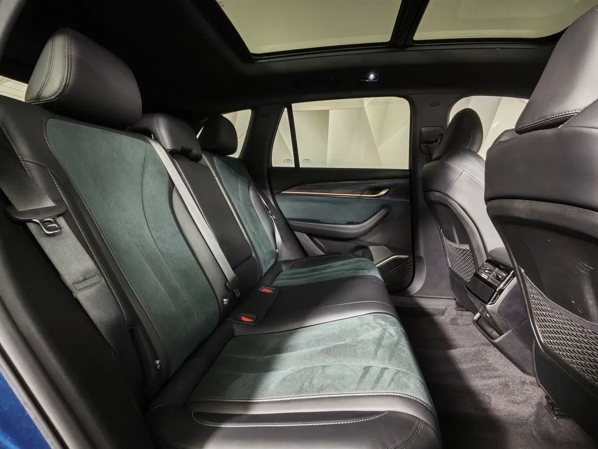 Geely Monjaro 2.0T 8AT 4WD (238 л.с.) Luxury Синий в АВИЛОН. Слайд №16