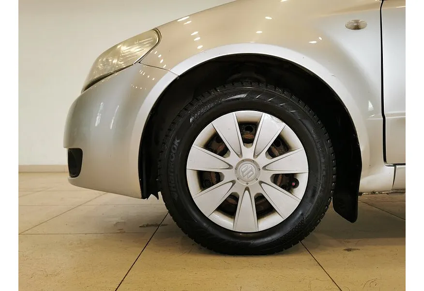 Suzuki SX4 1.6 MT (107 л.с.) Серебристый в АВИЛОН. Слайд №8