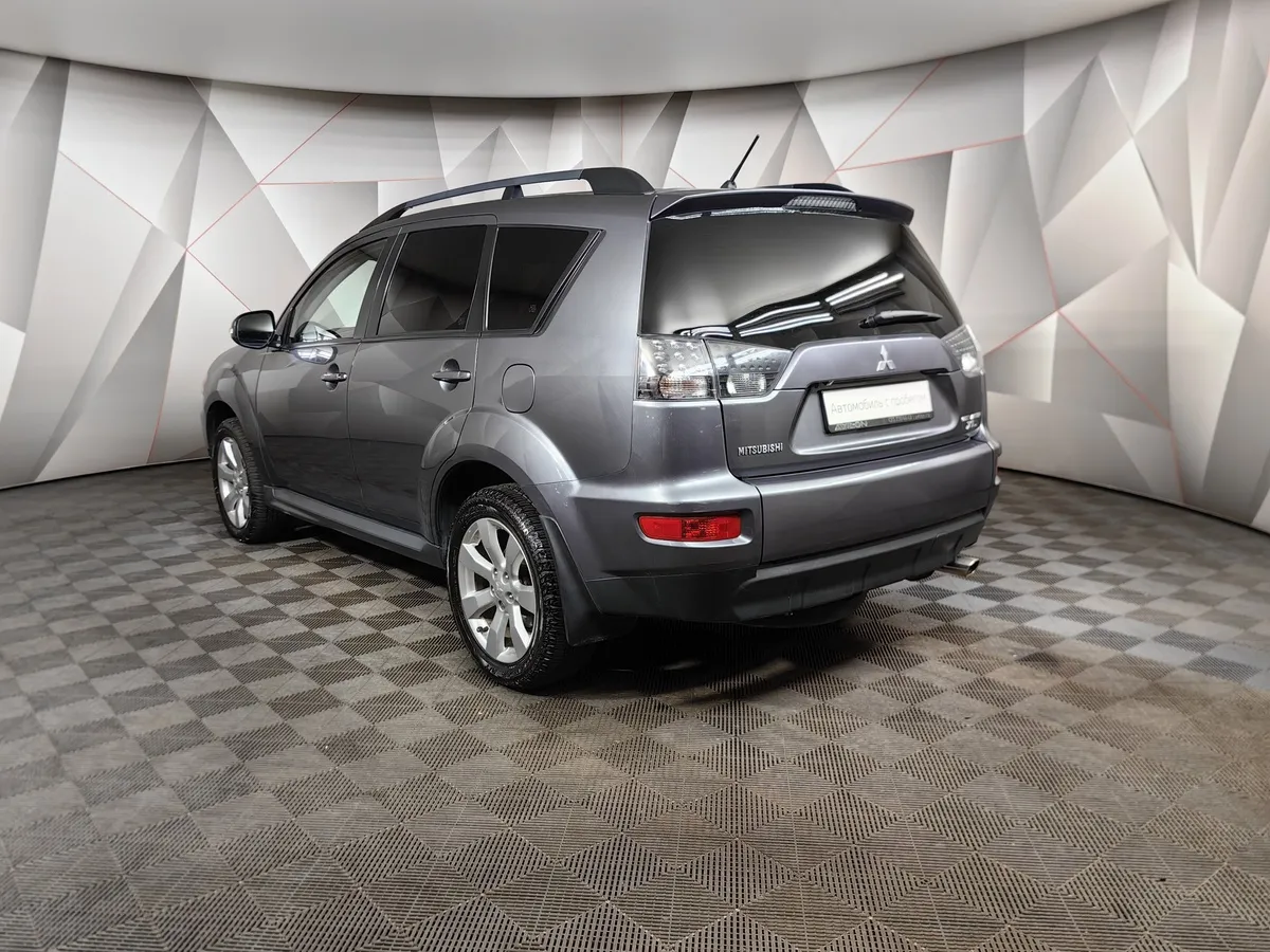 Mitsubishi Outlander 2.4 CVT 4WD (170 л.с.) Серый в АВИЛОН. Слайд №4