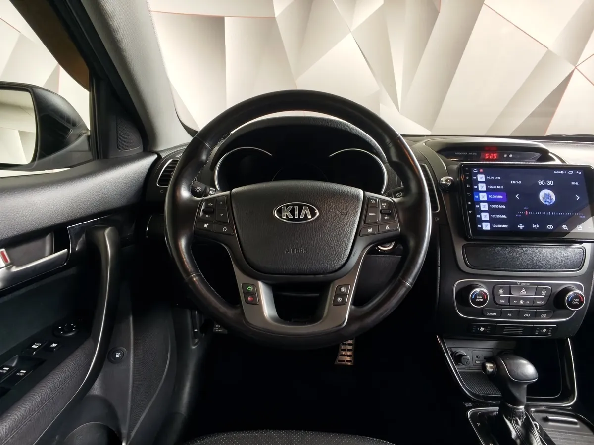 Kia Sorento 2.4 AT 4WD (175 л.с.) Comfort Серый в АВИЛОН. Слайд №20