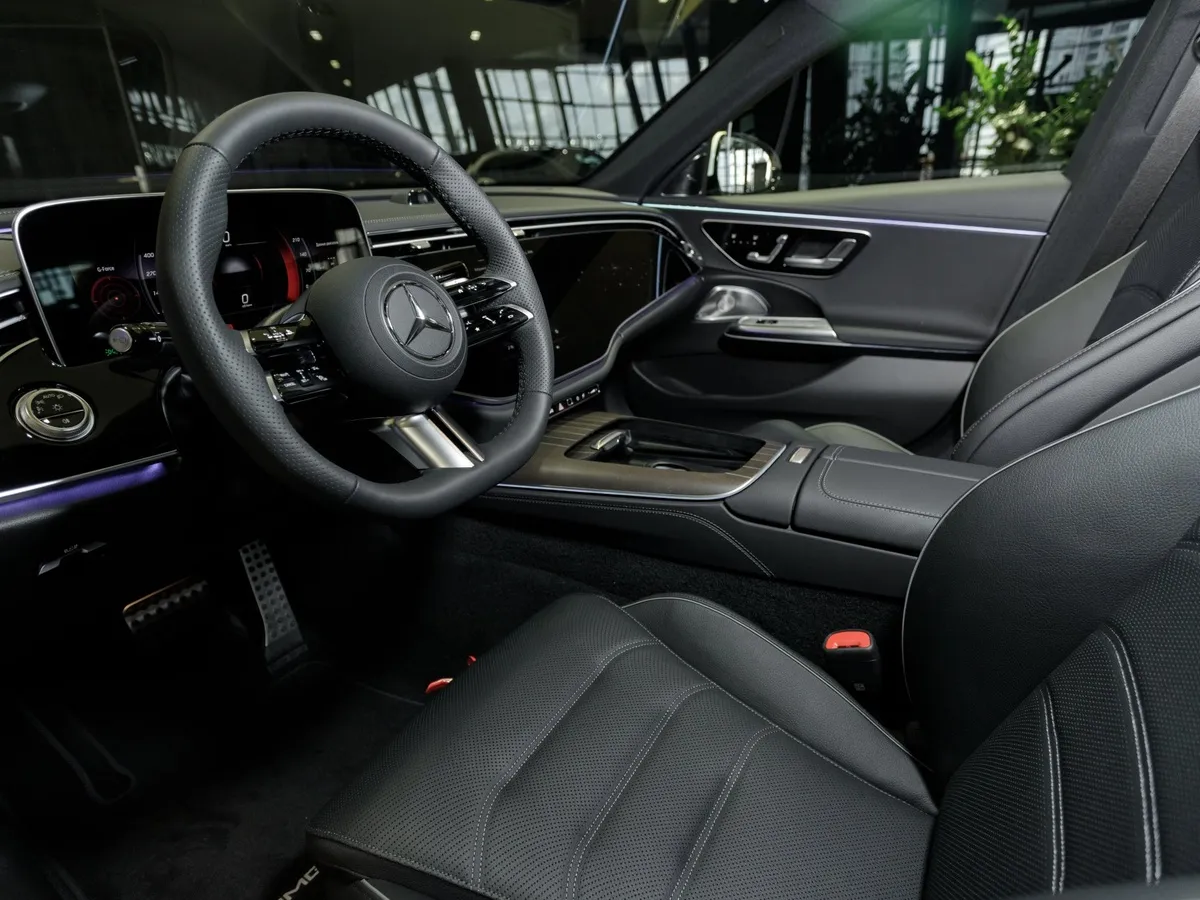 Mercedes-Benz E-Класс E 300 4MATIC (258 л.с.) Белый в АВИЛОН. Слайд №5