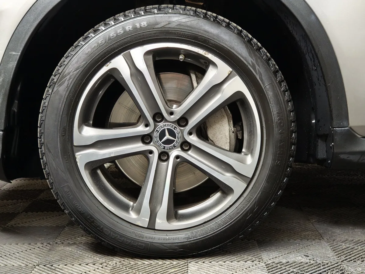Mercedes-Benz GLC 200 9G-TRONIC 4MATIC (197 л.с.) Premium Серый в АВИЛОН. Слайд №9