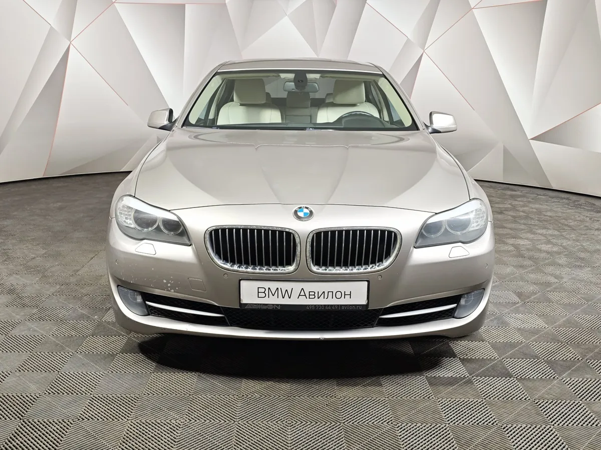 BMW 5 серия 523i AT (204 л.с.) Base Локальная сборка Бежевый в АВИЛОН. Слайд №3