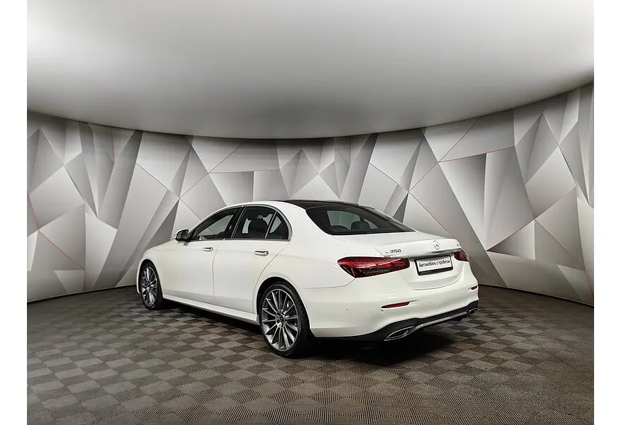 Mercedes-Benz E-Класс E 350 4MATIC 9G-TRONIC (299 л.с.) Белый в АВИЛОН. Слайд №4
