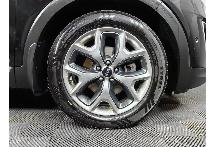 АВИЛОН - Kia Sorento 3.3 AT AWD (7 мест) (250 л.с.) Черный - slide 16