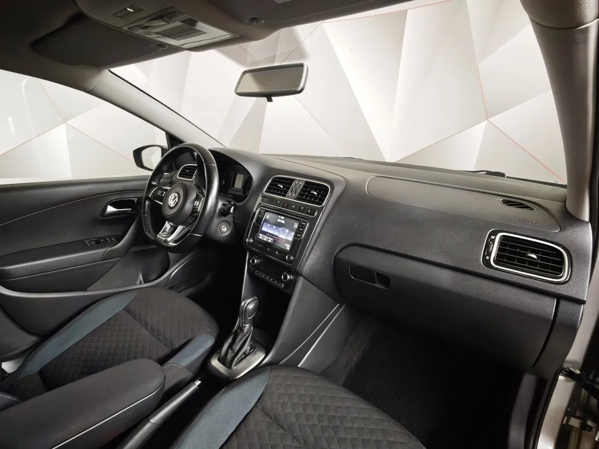 Volkswagen Polo 1.6 Tiptronic (105 л.с.) Comfortline Серебристый в АВИЛОН. Слайд №12