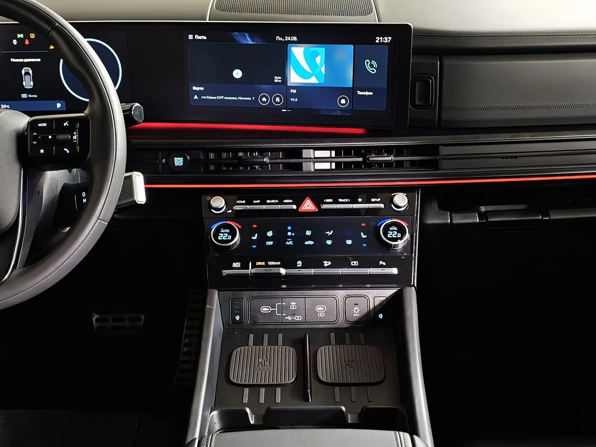 Hyundai Santa Fe 2.5 T-GDI 8DCT 4WD 6 seats (281 л.с.) Calligraphy Черный в АВИЛОН. Слайд №15