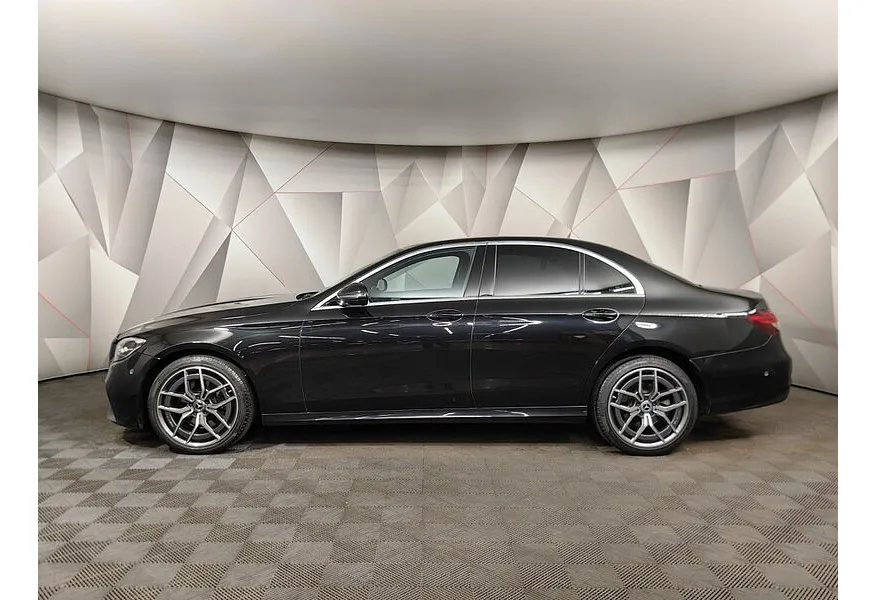 Mercedes-Benz E-Класс E 200 4MATIC 9G-TRONIC (197 л.с.) Sport (Локальная сборка) Черный в АВИЛОН. Слайд №3