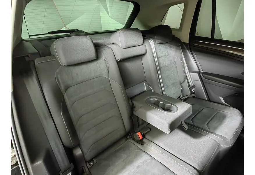 Volkswagen Tiguan 2.0 TDI 4Motion DSG (150 л.с.) Highline Черный в АВИЛОН. Слайд №17