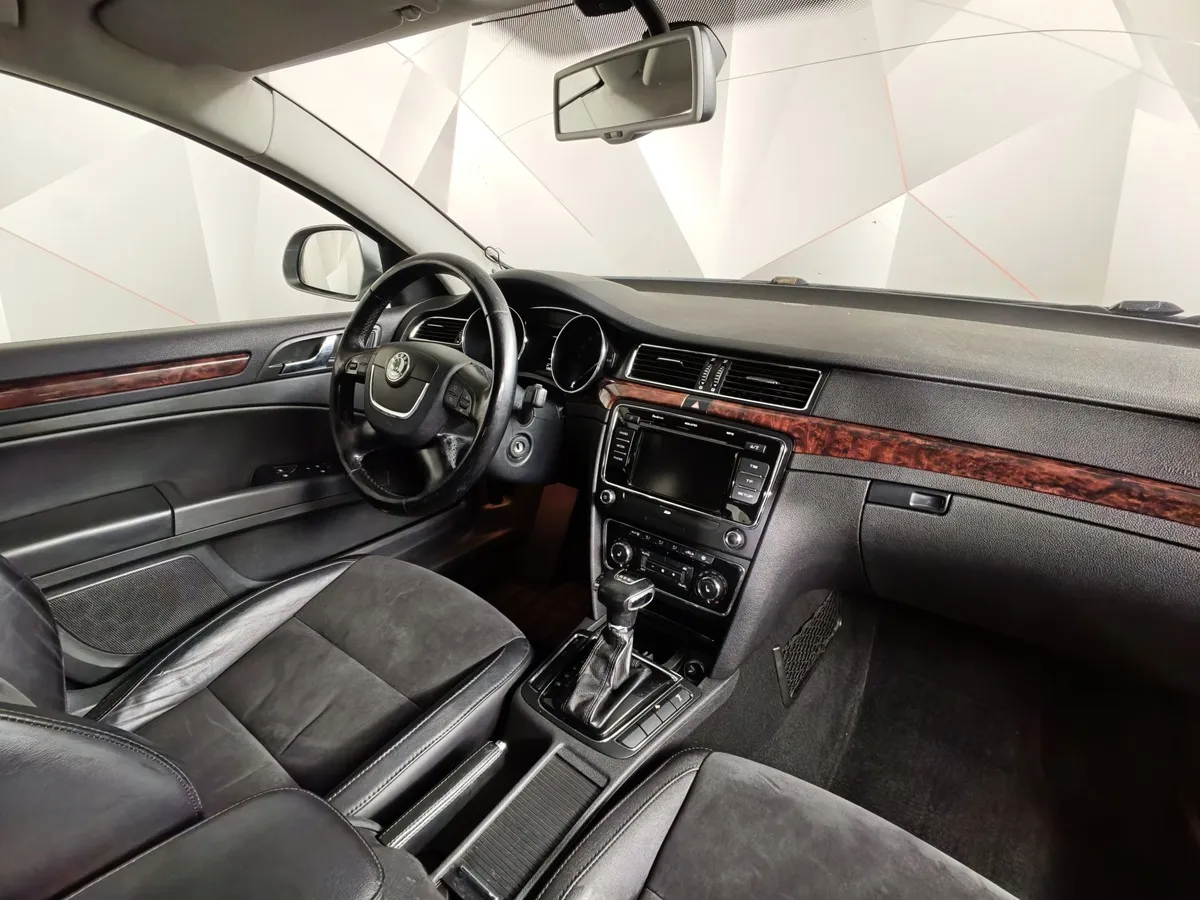 Skoda Superb 1.8 TSI AT (152 л.с.) Серый в АВИЛОН. Слайд №12