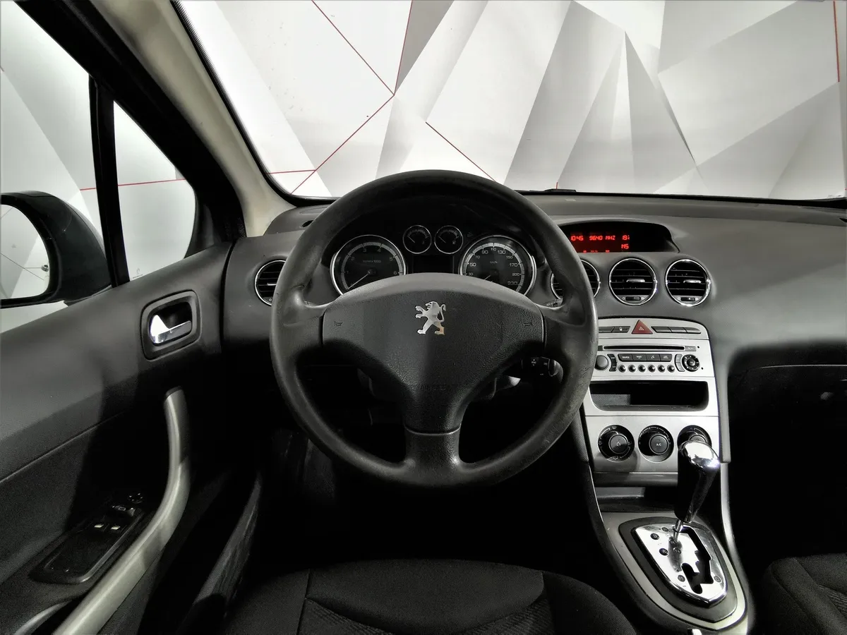 Peugeot 308 1.6 AT (120 л.с.) Серый в АВИЛОН. Слайд №19