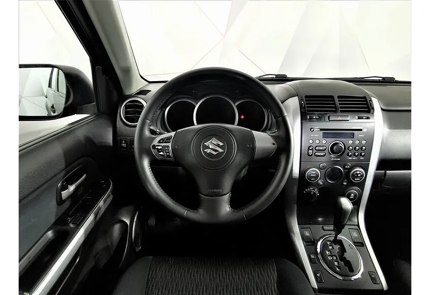 Suzuki Grand Vitara 2.0 AT AWD (140 л.с.) Коричневый в АВИЛОН. Слайд №19