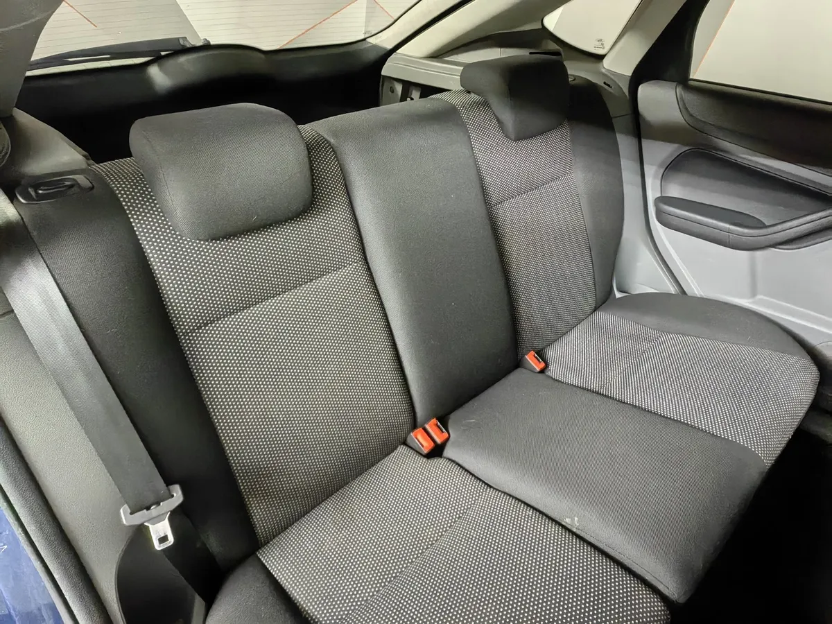 Ford Focus 1.8 MT (125 л.с.) Синий в АВИЛОН. Слайд №16