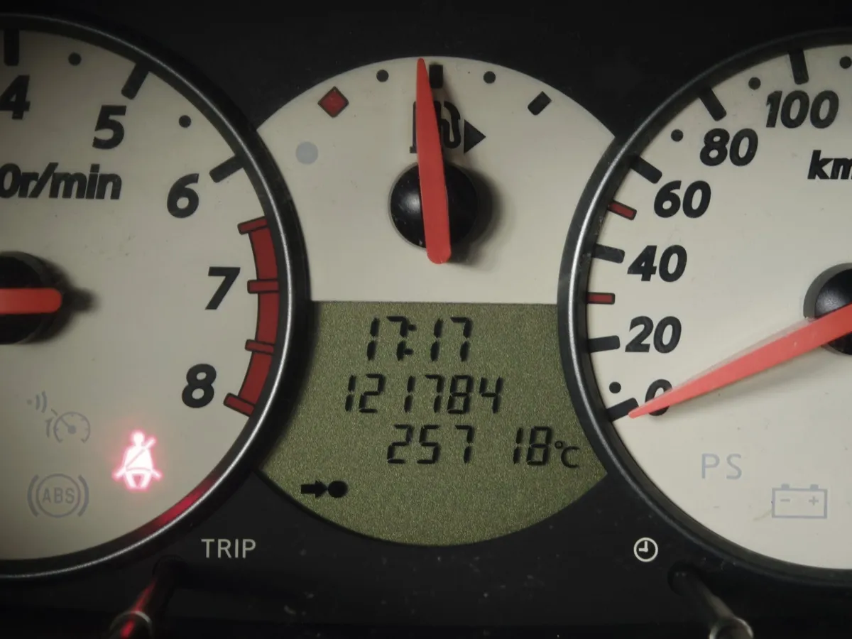 Nissan Micra 1.4 AT (88 л.с.) Черный в АВИЛОН. Слайд №17